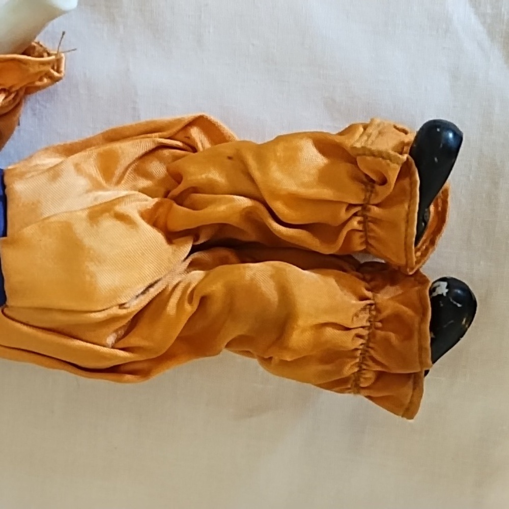 PORCELAIN POSABLE JESTER, VERY COLLECTIBLE, STUFFED FABRIC BODY,10" TALL - Picture 6 of 11